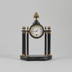 586221 Table clock